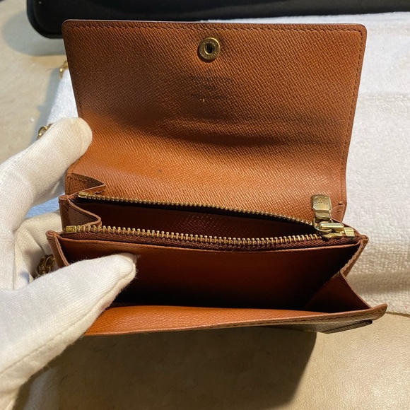 Louis Vuitton Wallet. - Picture 2 of 8